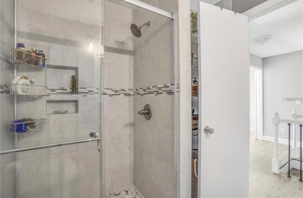 For Rent: $3,190 (4 beds, 2 baths, 1950 Square Feet)