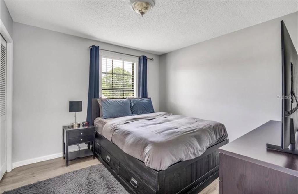 For Rent: $3,190 (4 beds, 2 baths, 1950 Square Feet)