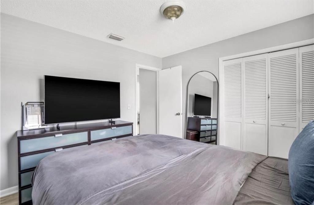 For Rent: $3,190 (4 beds, 2 baths, 1950 Square Feet)