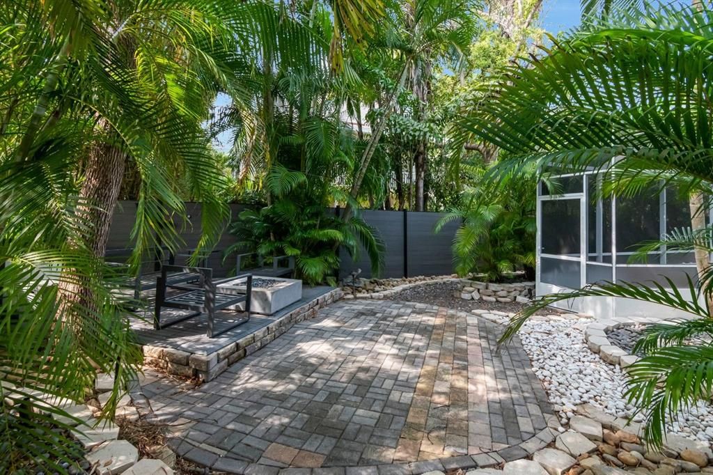 En Venta: $825,000 (4 camas, 2 baños, 2072 Pies cuadrados)