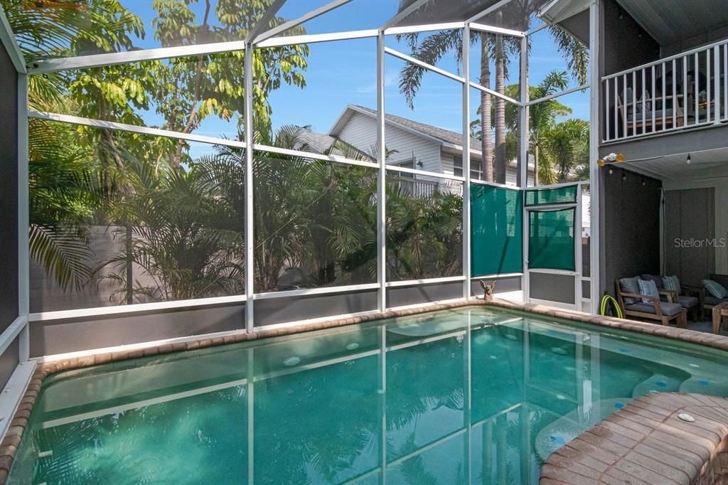 En Venta: $825,000 (4 camas, 2 baños, 2072 Pies cuadrados)