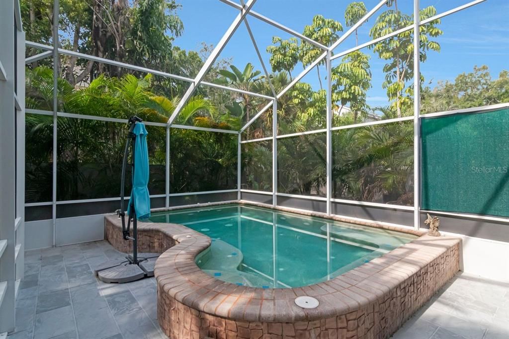 En Venta: $825,000 (4 camas, 2 baños, 2072 Pies cuadrados)