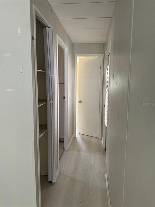 На продажу: $190,000 (2 спален, 1 ванн, 972 Квадратных фут)