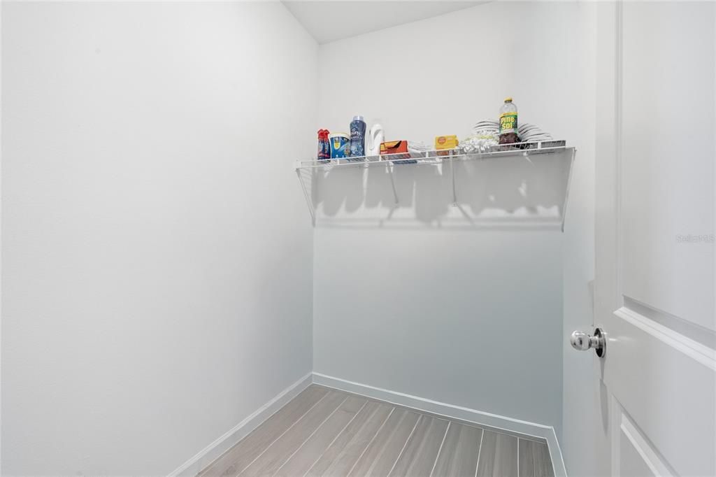 На продажу: $299,900 (3 спален, 2 ванн, 1755 Квадратных фут)
