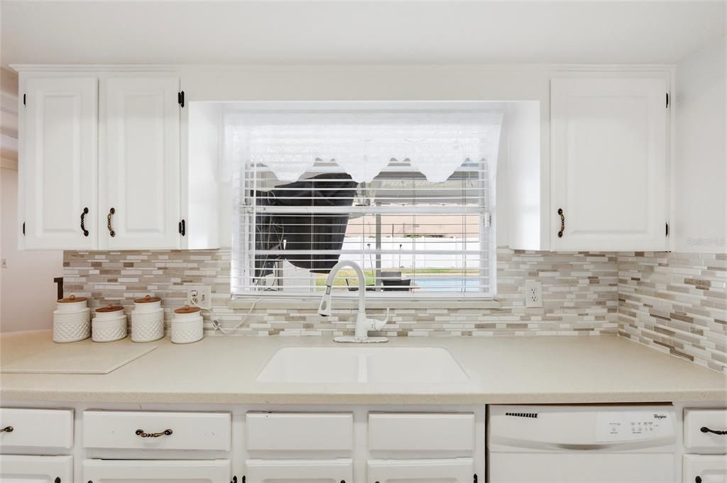 For Sale: $419,999 (3 beds, 2 baths, 2152 Square Feet)