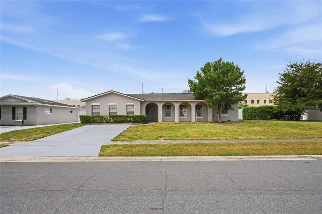 For Sale: $419,999 (3 beds, 2 baths, 2152 Square Feet)