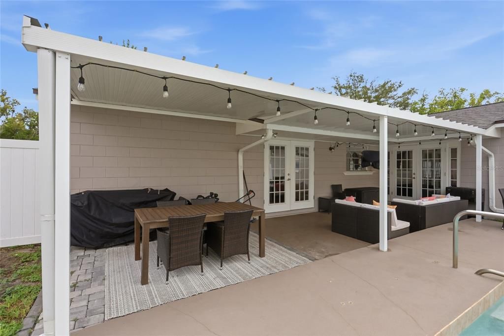 For Sale: $419,999 (3 beds, 2 baths, 2152 Square Feet)