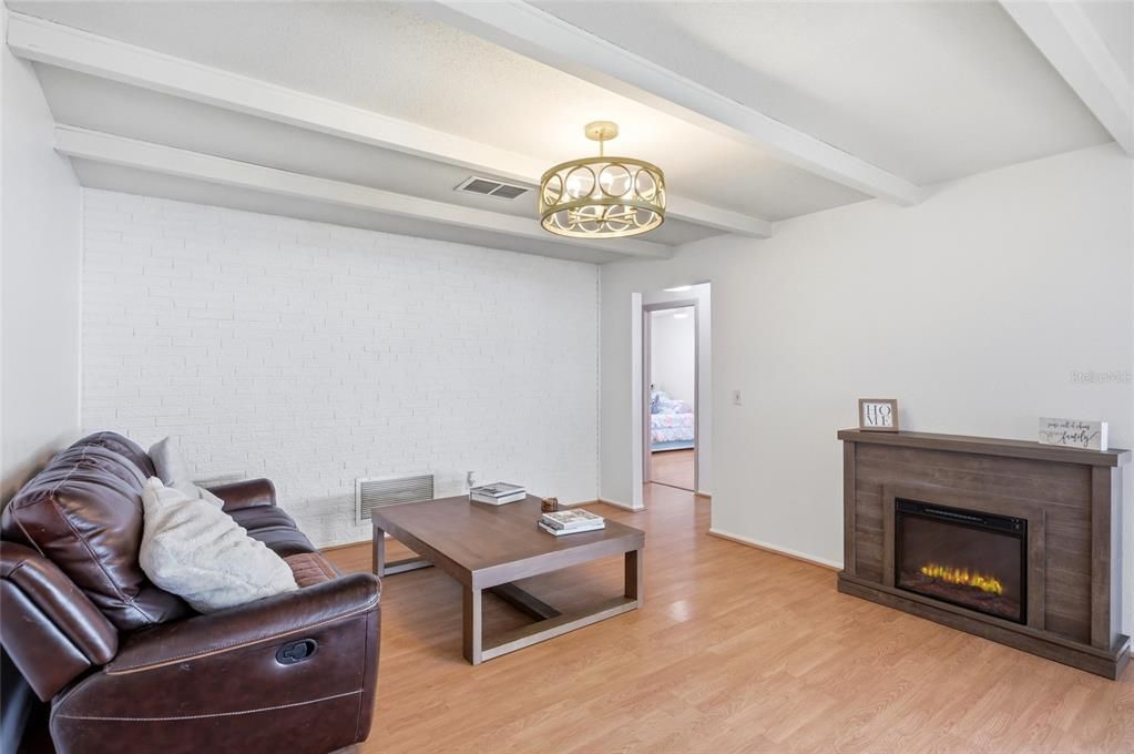 For Sale: $419,999 (3 beds, 2 baths, 2152 Square Feet)