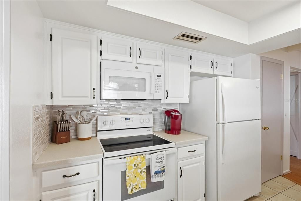 For Sale: $419,999 (3 beds, 2 baths, 2152 Square Feet)