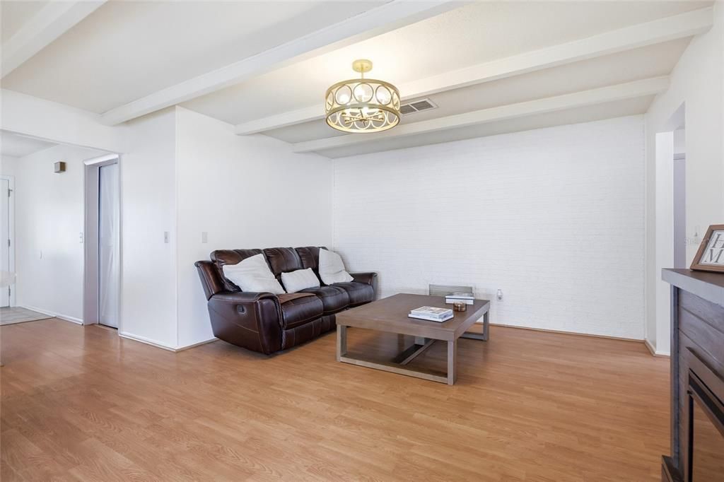 For Sale: $419,999 (3 beds, 2 baths, 2152 Square Feet)