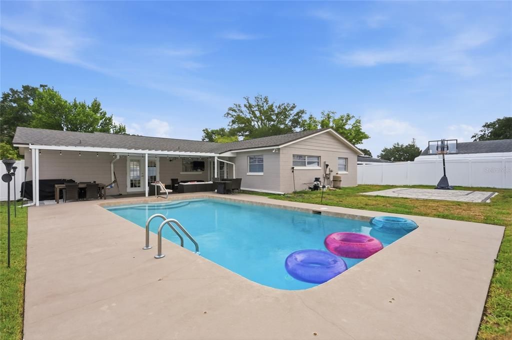 For Sale: $419,999 (3 beds, 2 baths, 2152 Square Feet)