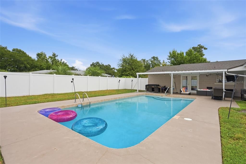 For Sale: $419,999 (3 beds, 2 baths, 2152 Square Feet)