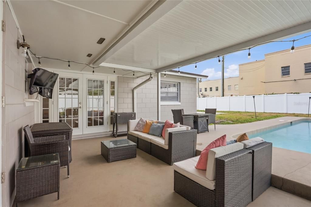 For Sale: $419,999 (3 beds, 2 baths, 2152 Square Feet)
