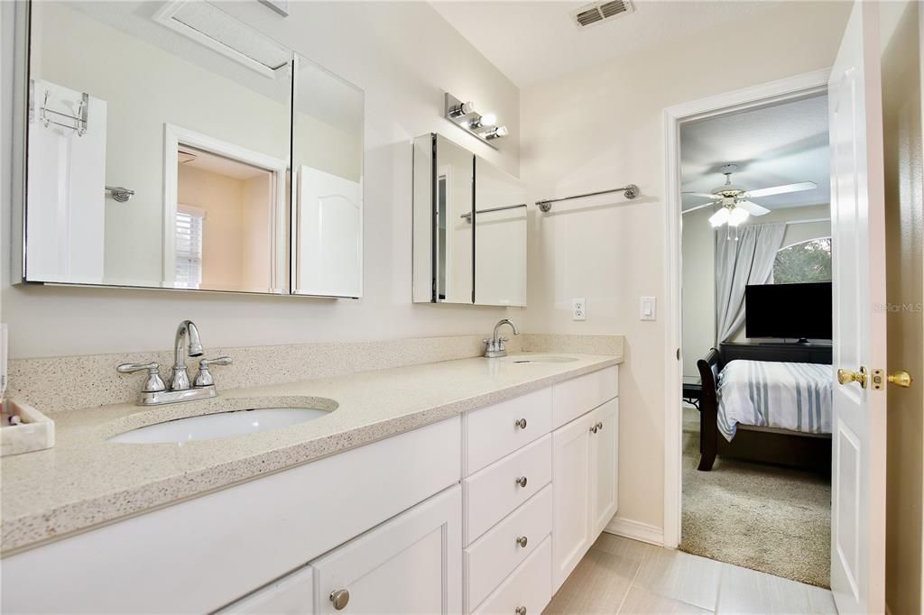 En Venta: $1,075,000 (7 camas, 5 baños, 3608 Pies cuadrados)