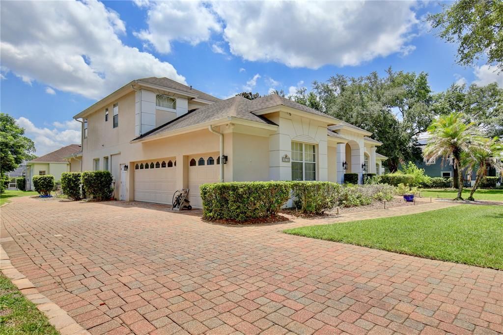 En Venta: $1,075,000 (7 camas, 5 baños, 3608 Pies cuadrados)