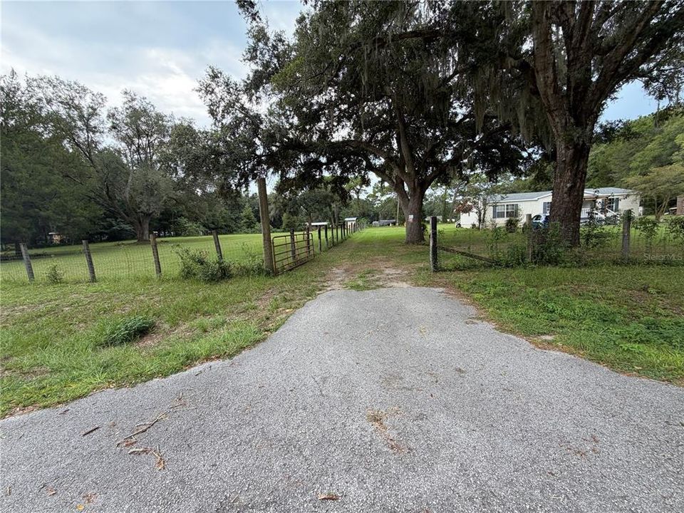 For Sale: $399,900 (3 beds, 2 baths, 1404 Square Feet)