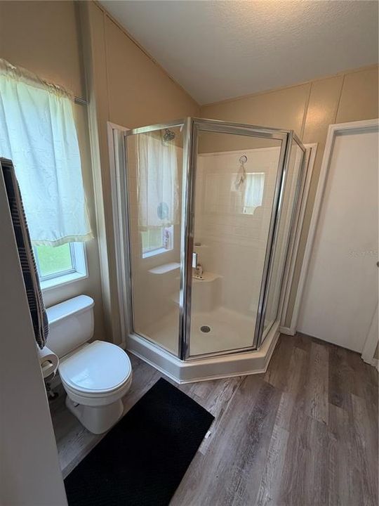 For Sale: $399,900 (3 beds, 2 baths, 1404 Square Feet)