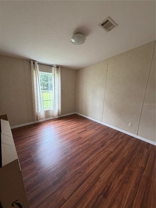For Sale: $399,900 (3 beds, 2 baths, 1404 Square Feet)