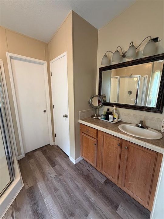For Sale: $399,900 (3 beds, 2 baths, 1404 Square Feet)