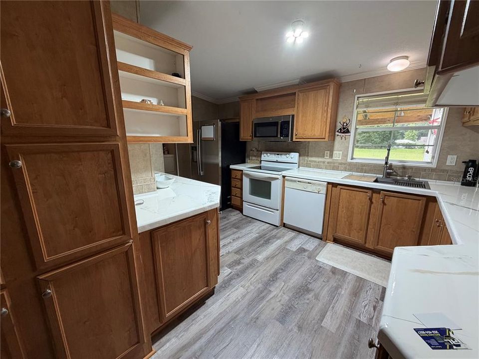 For Sale: $399,900 (3 beds, 2 baths, 1404 Square Feet)