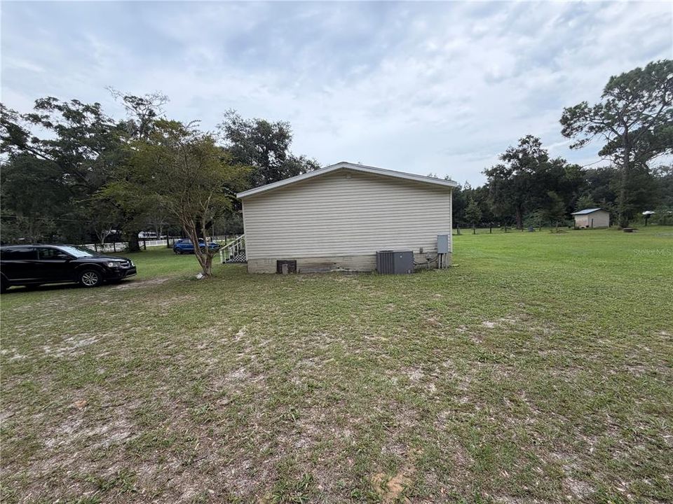 For Sale: $399,900 (3 beds, 2 baths, 1404 Square Feet)