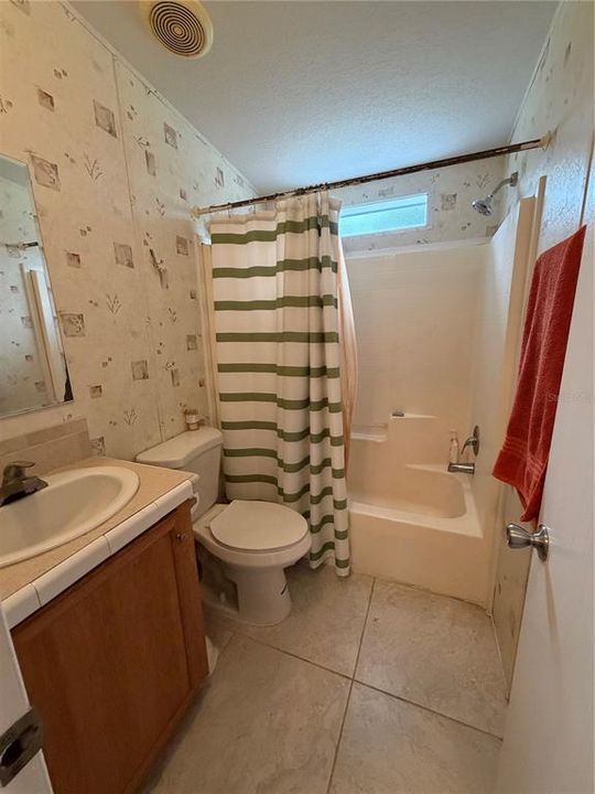 For Sale: $399,900 (3 beds, 2 baths, 1404 Square Feet)