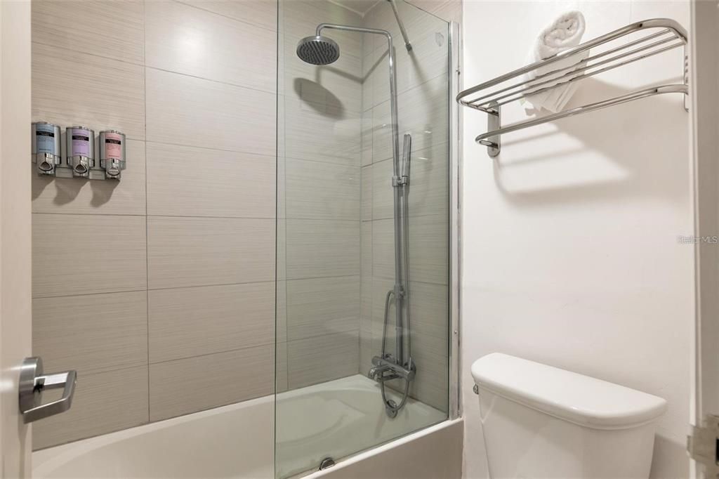 En Venta: $89,000 (0 camas, 1 baños, 325 Pies cuadrados)