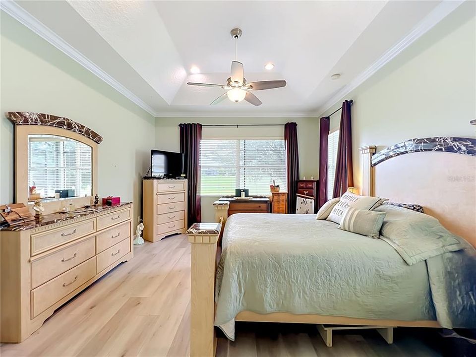 На продажу: $469,900 (3 спален, 2 ванн, 2001 Квадратных фут)
