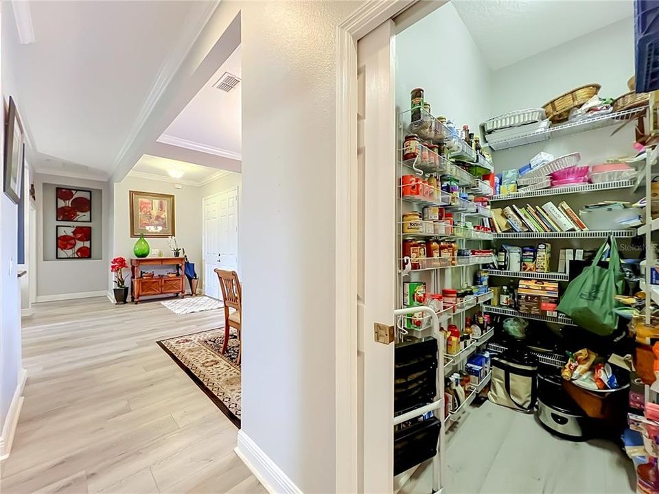 На продажу: $469,900 (3 спален, 2 ванн, 2001 Квадратных фут)