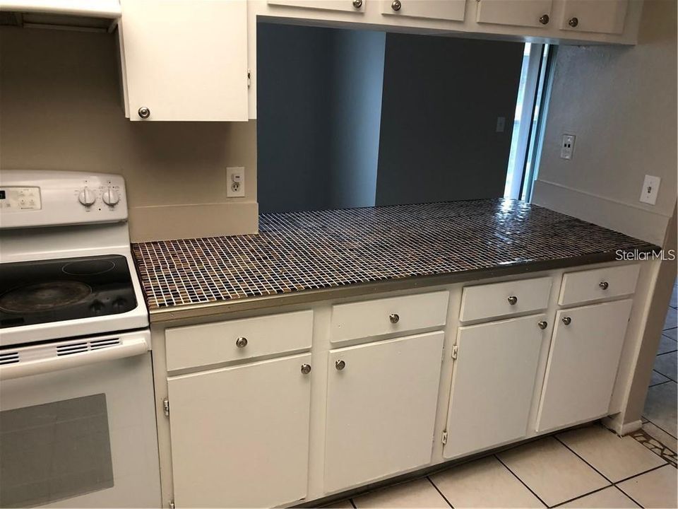 В аренду: $1,700 (2 спален, 2 ванн, 905 Квадратных фут)