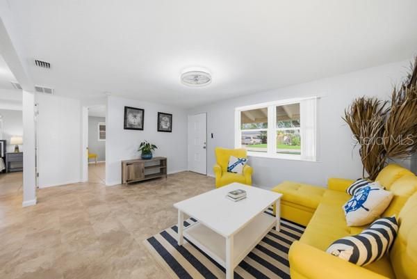 На продажу: $299,900 (3 спален, 1 ванн, 818 Квадратных фут)