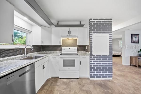 На продажу: $299,900 (3 спален, 1 ванн, 818 Квадратных фут)