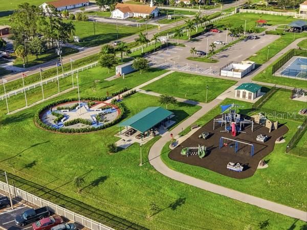 На продажу: $299,900 (3 спален, 1 ванн, 818 Квадратных фут)