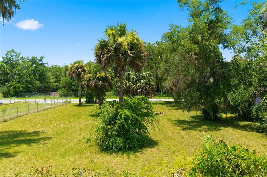 На продажу: $99,900 (0.17 acres)
