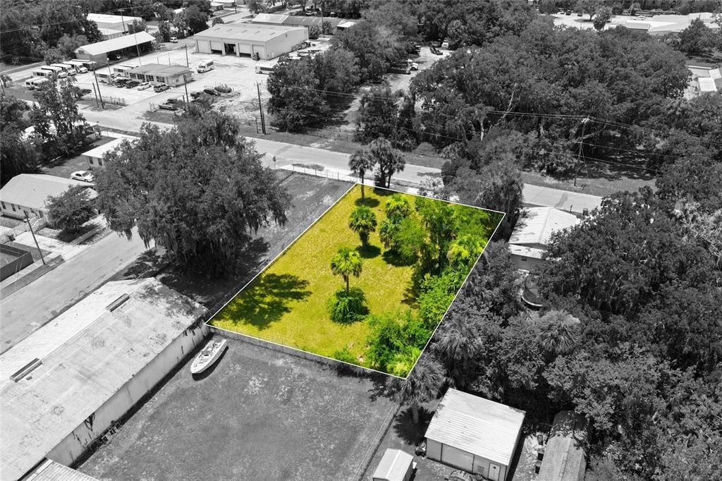 На продажу: $99,900 (0.17 acres)