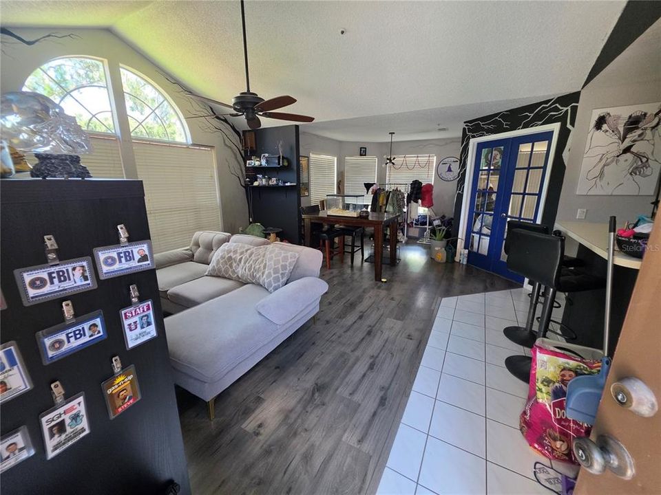 For Sale: $179,000 (3 beds, 2 baths, 1138 Square Feet)