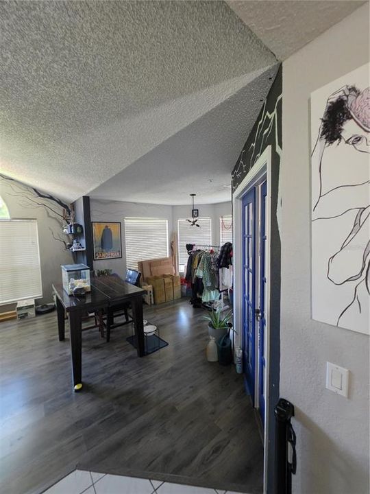 For Sale: $179,000 (3 beds, 2 baths, 1138 Square Feet)