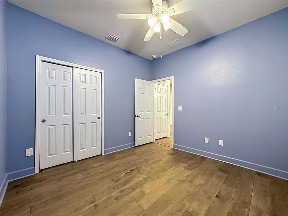 Activo con contrato: $379,500 (4 camas, 2 baños, 1837 Pies cuadrados)