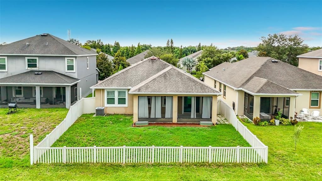 Activo con contrato: $379,500 (4 camas, 2 baños, 1837 Pies cuadrados)