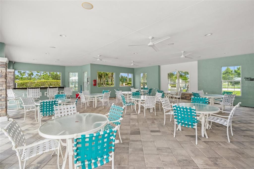 Activo con contrato: $369,900 (2 camas, 2 baños, 1525 Pies cuadrados)