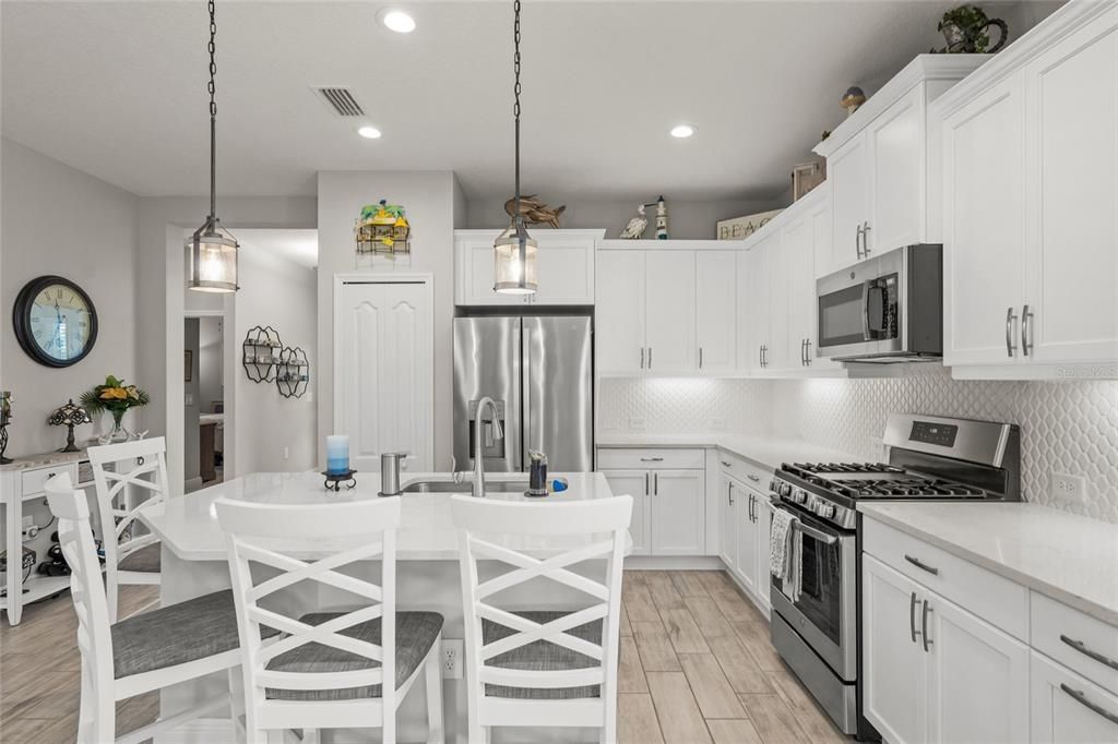 Activo con contrato: $369,900 (2 camas, 2 baños, 1525 Pies cuadrados)