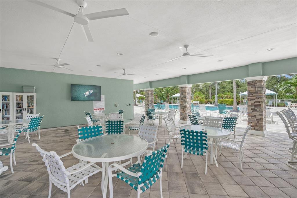 Activo con contrato: $369,900 (2 camas, 2 baños, 1525 Pies cuadrados)