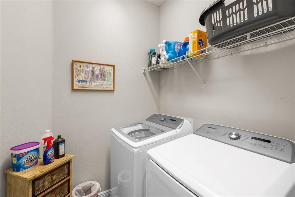 Activo con contrato: $369,900 (2 camas, 2 baños, 1525 Pies cuadrados)