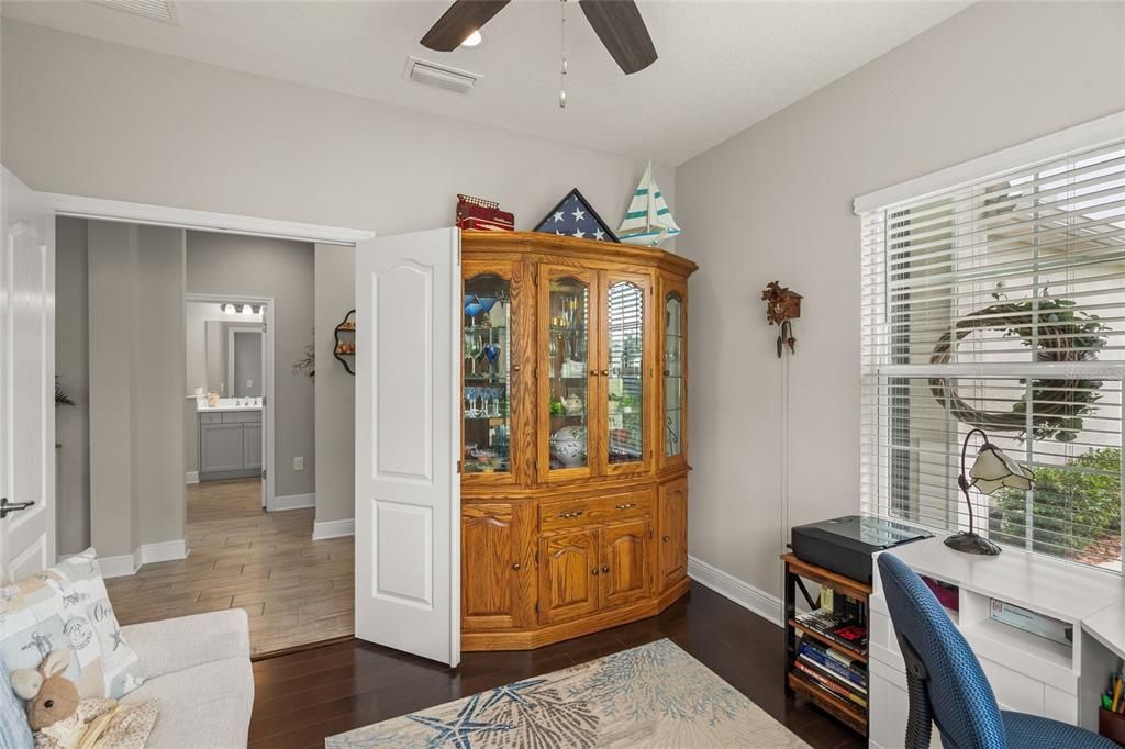 Activo con contrato: $369,900 (2 camas, 2 baños, 1525 Pies cuadrados)
