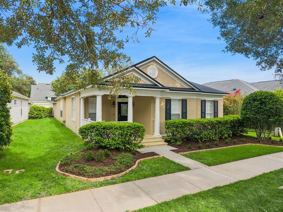 For Sale: $550,000 (3 beds, 2 baths, 2052 Square Feet)