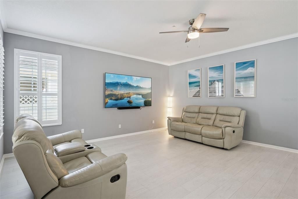 For Sale: $550,000 (3 beds, 2 baths, 2052 Square Feet)