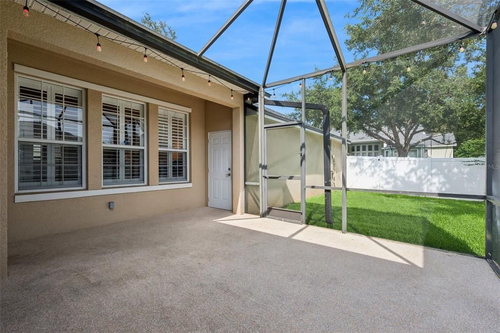 For Sale: $550,000 (3 beds, 2 baths, 2052 Square Feet)