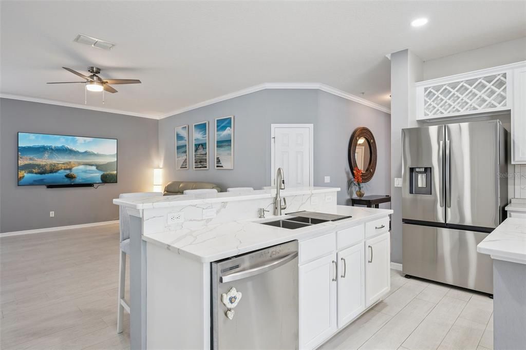 For Sale: $550,000 (3 beds, 2 baths, 2052 Square Feet)