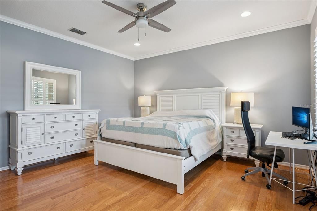 For Sale: $550,000 (3 beds, 2 baths, 2052 Square Feet)