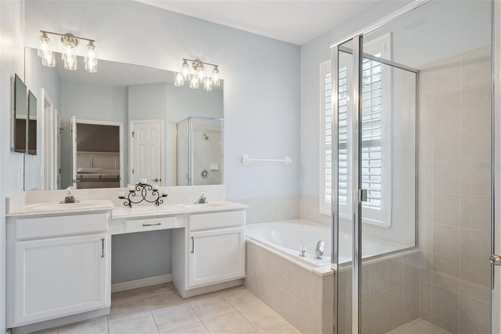 For Sale: $550,000 (3 beds, 2 baths, 2052 Square Feet)